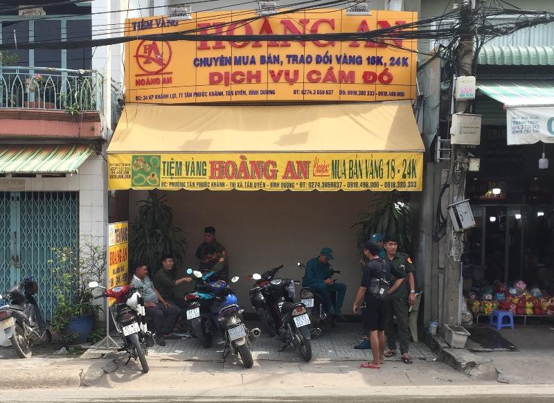 Nghe VietNamNet: Tiệm vàng tại Bình Dương bị mất gần 200 lượng trong đêm