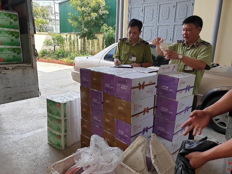 Thực phẩm Trung Quốc lậu 'tấn công' thị trường Việt