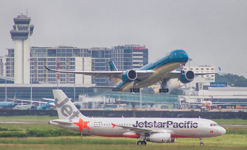 Nghe VietNamNet: Hàng loạt chuyến bay đi, đến Hàn, Nhật lùi giờ để chạy bão