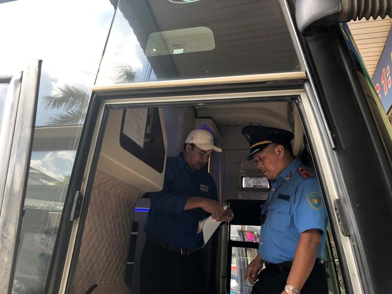 Tổng kiểm tra hoạt động tại Bến xe Miền Đông trước lễ 2-9 - ảnh 4