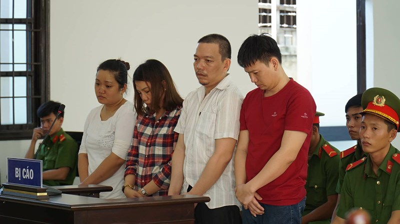 Hai nữ giáo viên bị 4 anh em lừa tiền qua Facebook, Zalo - ảnh 2