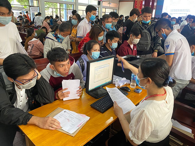 Đủ điểm trúng tuyển đại học nhưng lại rớt vì tiêu chí phụ - ảnh 1