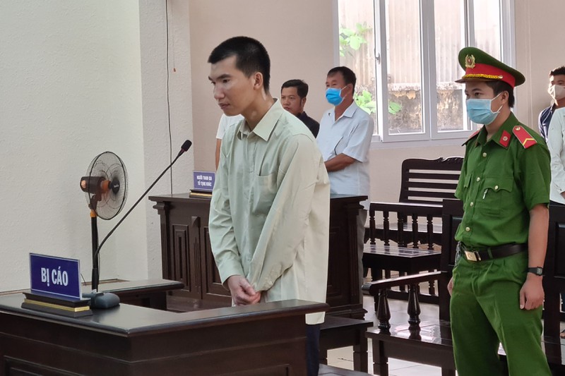 Đánh chết người sau va chạm, nam bị cáo khóc suốt phiên tòa - ảnh 1