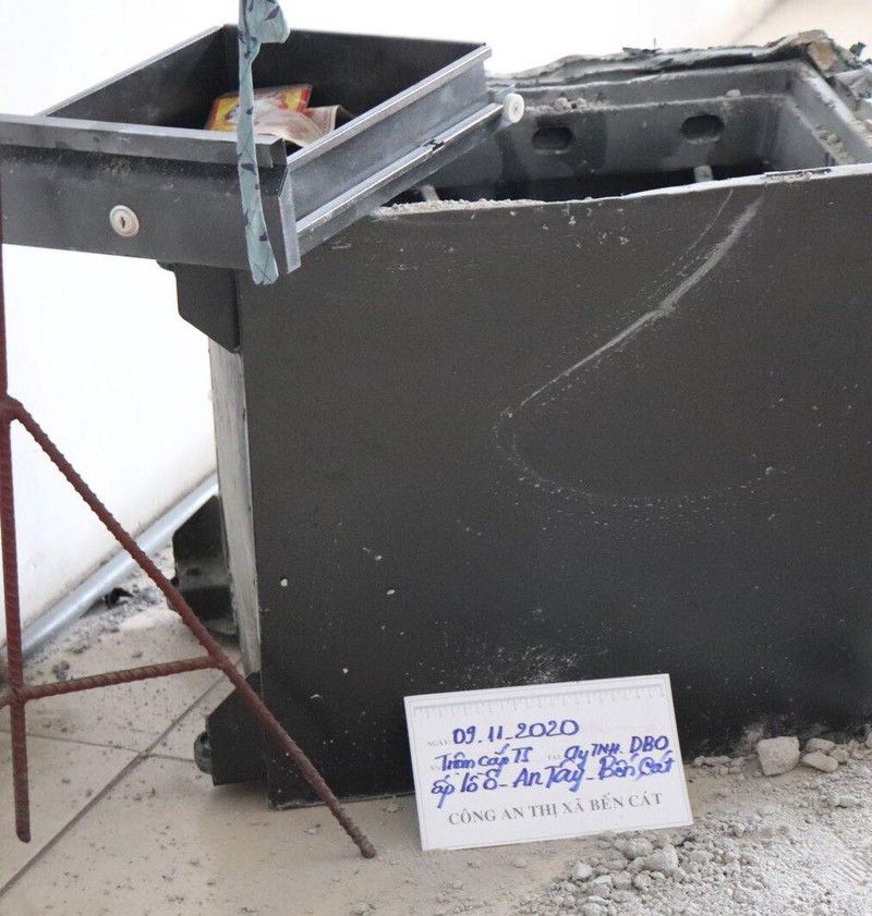 Bình Dương: 1 chuyên gia Trung Quốc trộm hàng trăm triệu đồng - ảnh 1