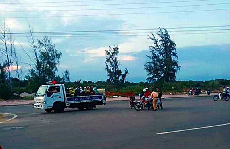 Hàng chục quái xế các tỉnh đến Bình Thuận tổ chức đua xe - ảnh 1
