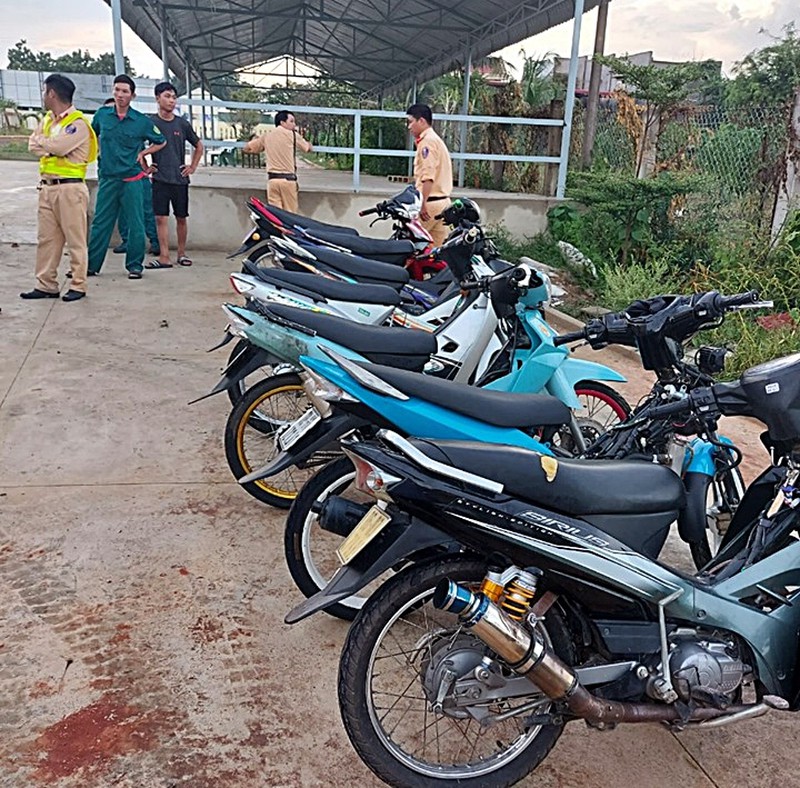 Hàng chục quái xế các tỉnh đến Bình Thuận tổ chức đua xe - ảnh 4