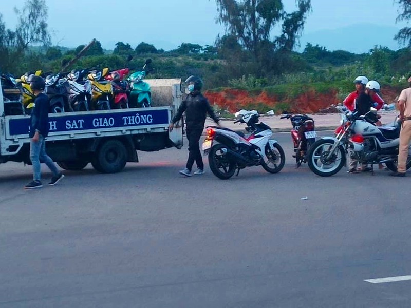Hàng chục quái xế các tỉnh đến Bình Thuận tổ chức đua xe - ảnh 2