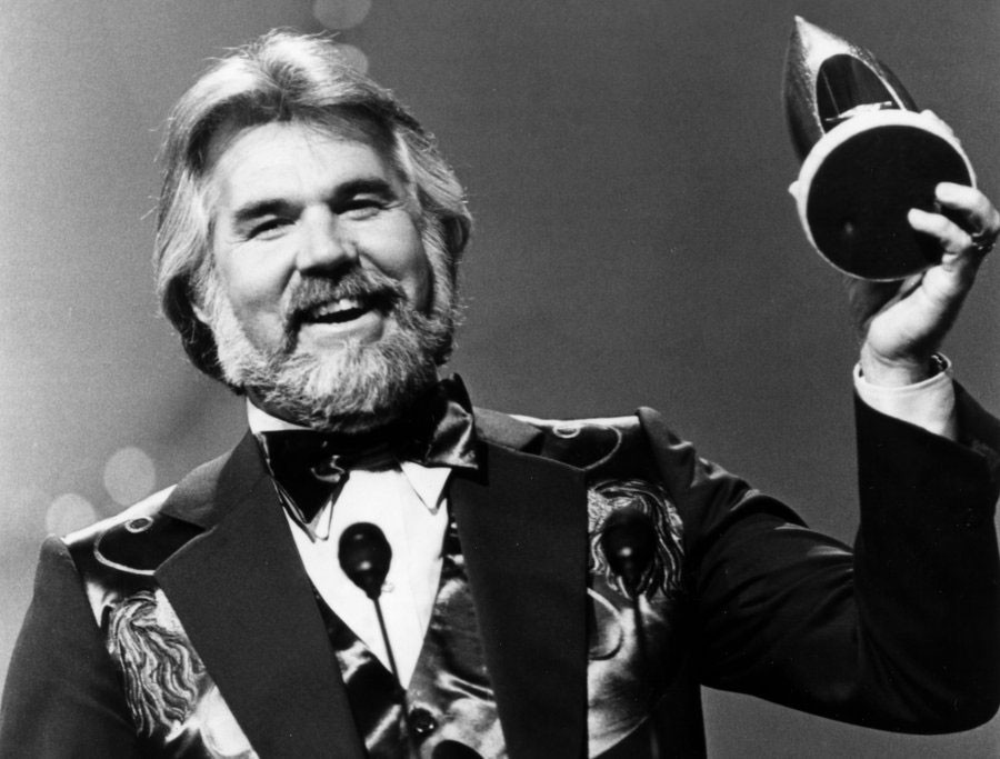 Huyền thoại nhạc đồng quê - Kenny Rogers qua đời ở tuổi 81