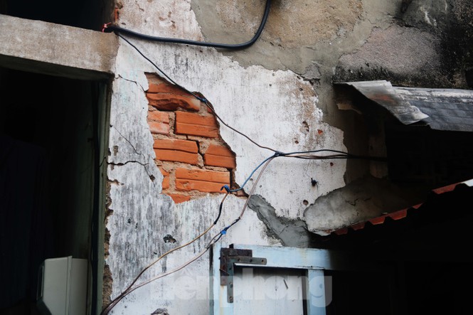 Cận cảnh những khu tập thể “ổ chuột”, nguy cơ đổ sập ở trung tâm Đà Nẵng - ảnh 14
