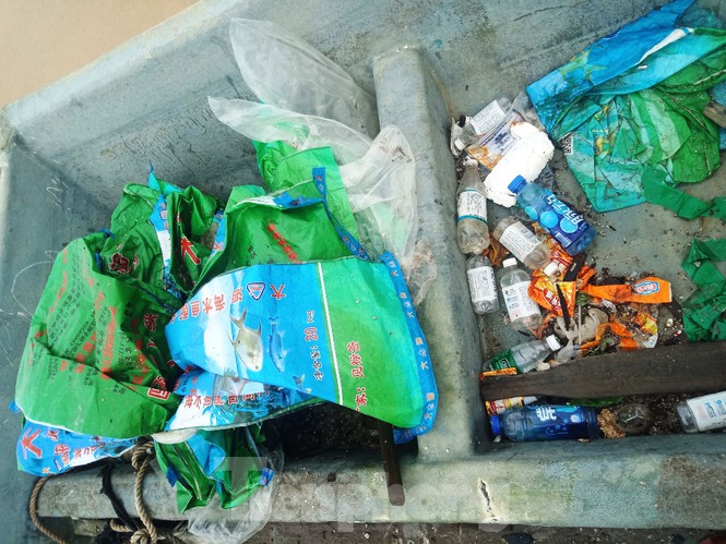 TT-Huế: Lại phát hiện thuyền không người dạt vào vùng biển Lăng Cô - ảnh 3