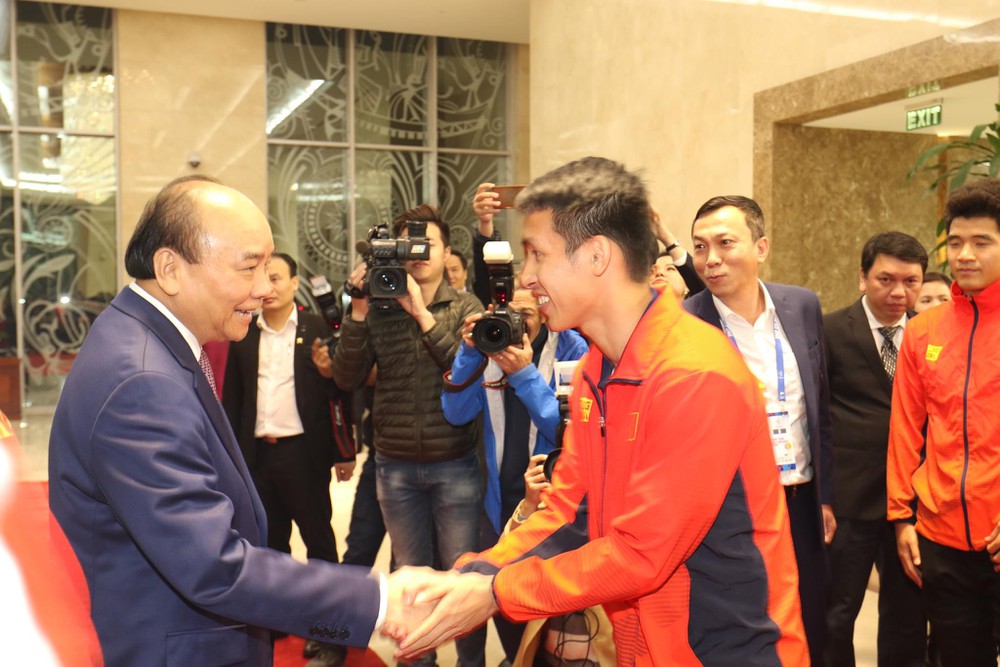 Nghe VietNamNet: Thủ tướng nói về lý do gặp mặt 2 đội tuyển bóng đá Việt Nam trước