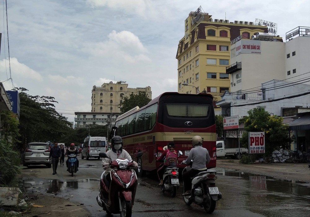 Nghe VietNamNet: Nhân viên Địa ốc Alibaba làm gì sau ngày Chủ tịch, Giám đốc bị bắt?