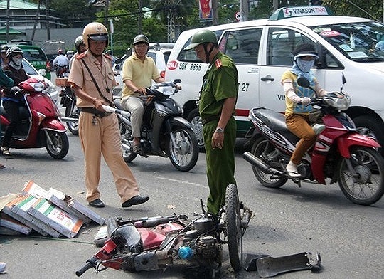 Nghe VietNamNet: 10 đường dây nóng tiếp nhận thông tin tai nạn, ùn tắc dịp 2/9