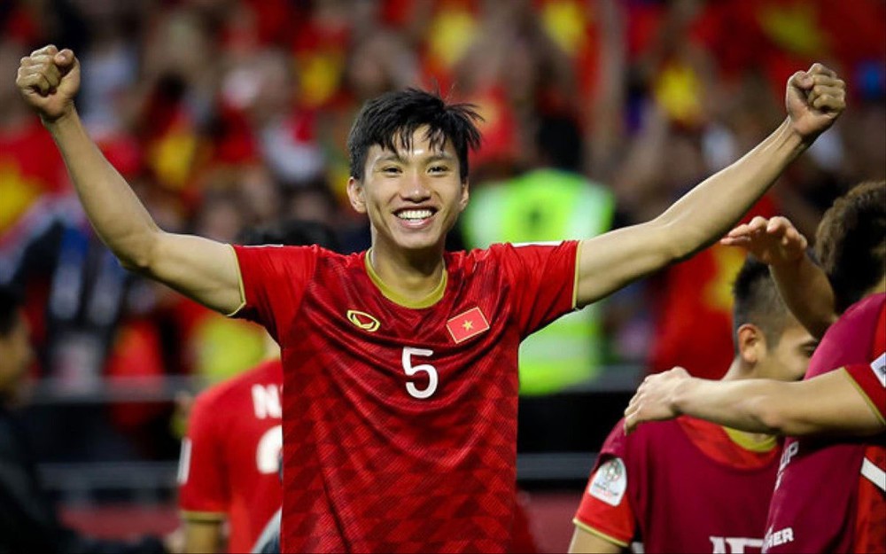 Nghe VietNamNet: Văn Hậu đoạt giải cầu thủ trẻ xuất sắc nhất V-League 2019