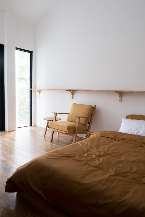 Ngôi nhà hình khối khác lạ đẹp mê mẩn giữa rừng thông - ảnh 7