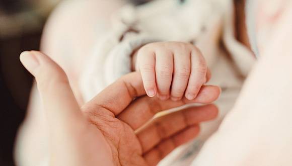 Sinh con thứ 3, cặp vợ chồng bị thu 1 tỷ đồng - ảnh 1