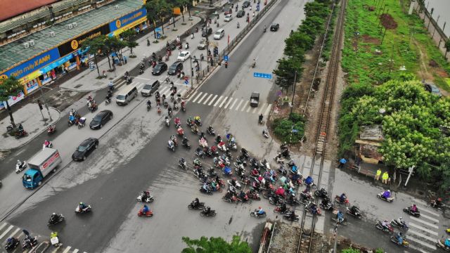 Hà Nội returns to life after social distancing