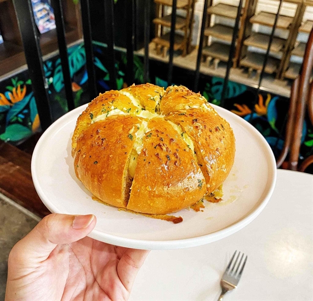 Five places in Hanoi you can order cream cheese garlic bread while social distancing