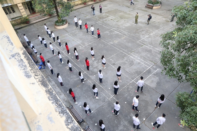 Hanoi’s chairman calls for continued social distancing measures at schools and hospitals