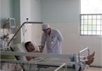Khanh Hoa: One dies, two foreigners hospitalised with alcohol poisoning
