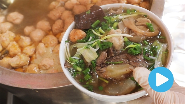 Vietnamese food: Hue beef noodle soup