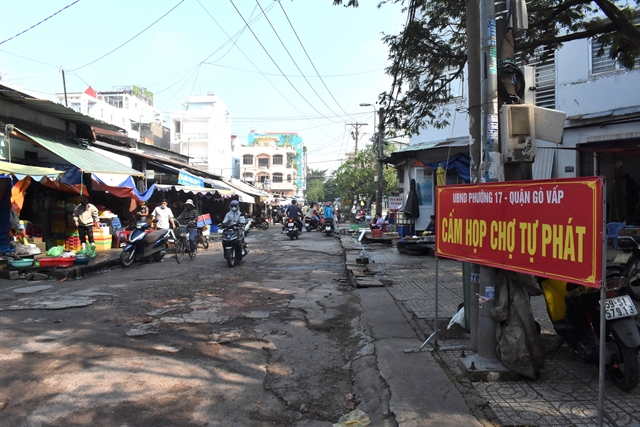 HCM City districts consider&nbsp;fixed&nbsp;areas for street vendors