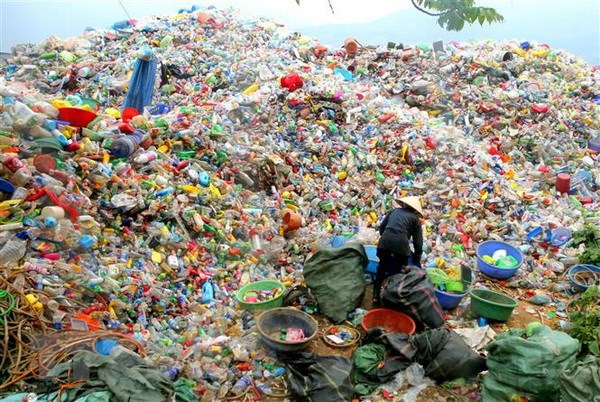 Vietnam pilots initiatives to reduce plastic waste and marine litter