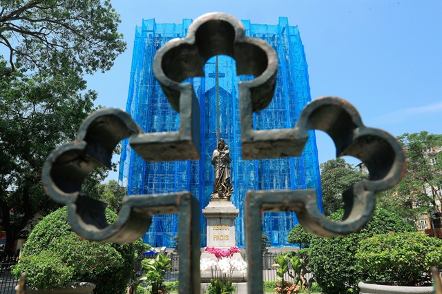 Hanoi’s landmark cathedral under renovation