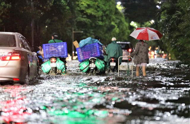 Poor urban planning leaves Hanoi streets under water