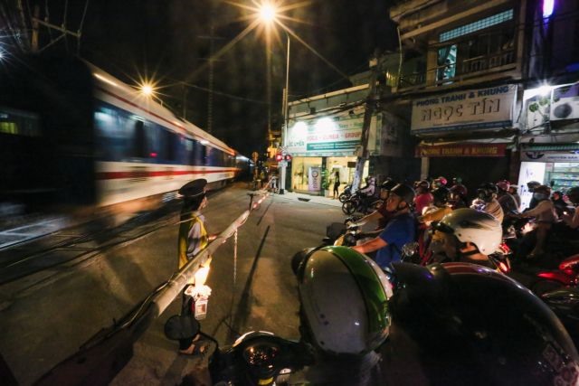 Tens of thousands of railway&nbsp;workers unpaid due to funding delay