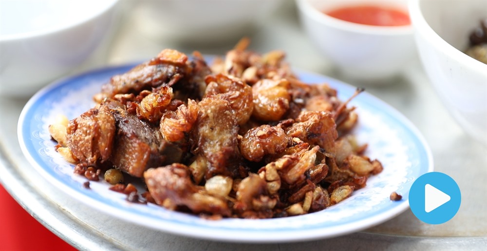 Vietnamese food: Duck fried with garlic