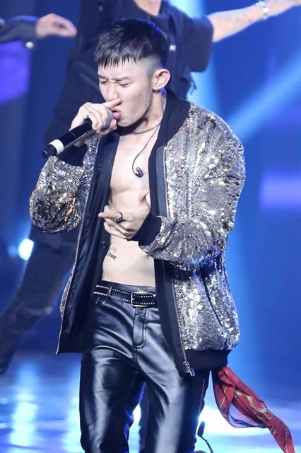 Young singers release MVs on YouTube