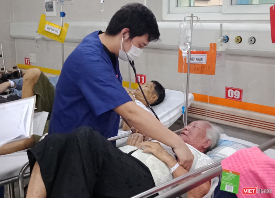 Nghe VietNamNet: Bộ Y tế chấn chỉnh việc sử dụng thuốc tại bệnh viện