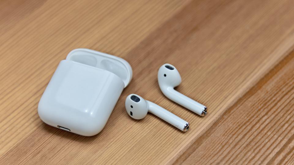 Apple thống trị thị trường tai nghe không dây năm 2019