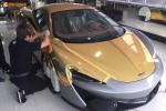 Ngắm siêu xe McLaren 570S giá 12 tỷ đồng dát vàng độc nhất Việt Nam - ảnh 3