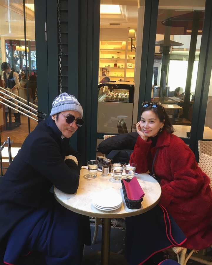 Hôn nhân viên mãn của Jang Dong Gun: Cưới được cô vợ giỏi kiếm tiền hơn cả chồng - 4