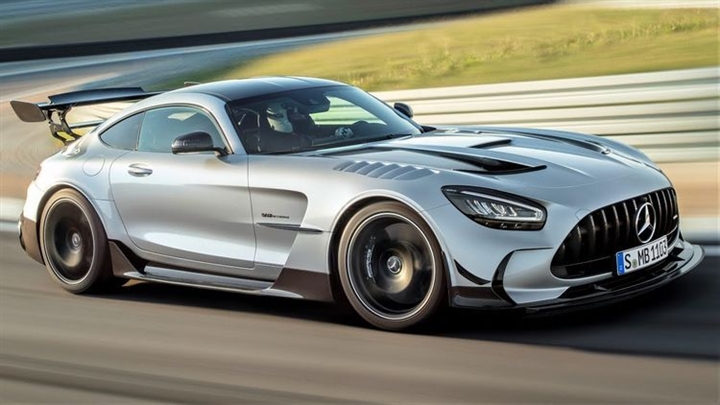 sieu-xe-Mercedes-AMG-GT-2021-gia-118.600-USD