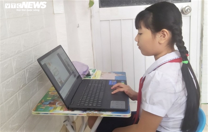 Gần 8.000 giáo viên, học sinh Đà Nẵng mắc kẹt tại các tỉnh, thành phố - 1