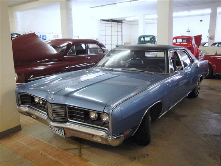 Những chiếc sedan lớn nhất từng được sản xuất - 3