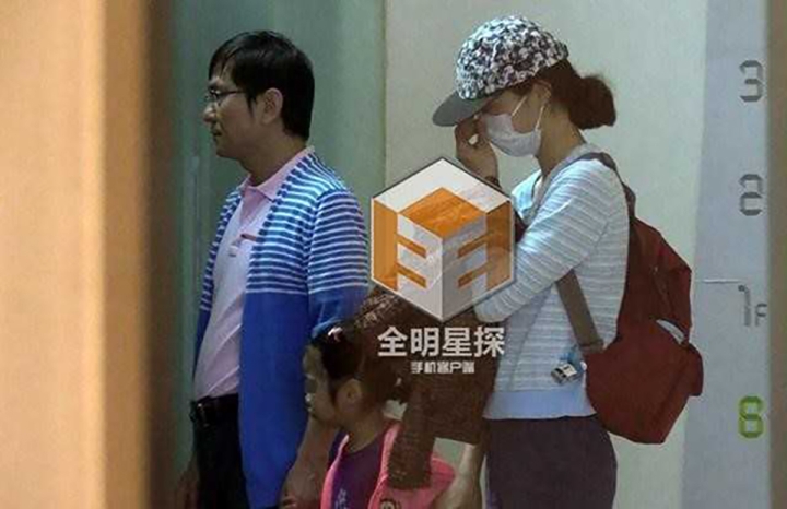 'Bạch cốt tinh' Hàn Tuyết: Gia đình quyền thế khiến cả showbiz phải kiêng nể - 4