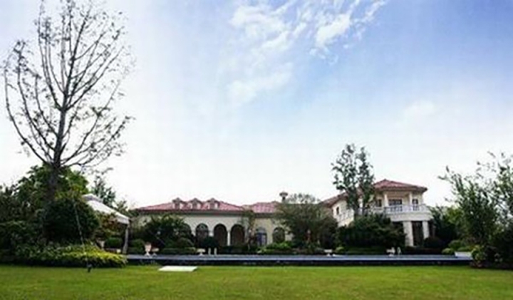 'Bạch cốt tinh' Hàn Tuyết: Gia đình quyền thế khiến cả showbiz phải kiêng nể - 5