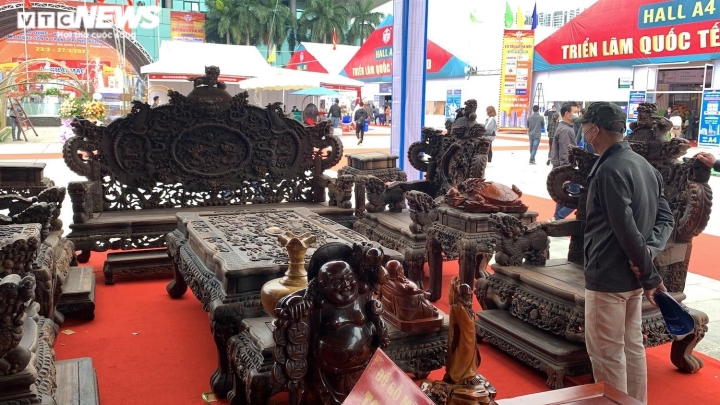 Ảnh: Cận cảnh bàn ghế Rồng đỉnh tứ linh tiền tỷ, gây sốc người xem - 1