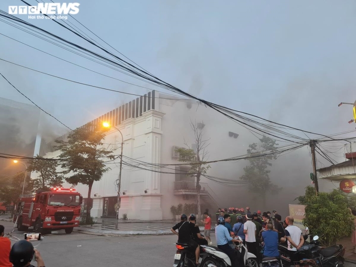 Cháy lớn tại quán bar nổi tiếng bậc nhất Hải Phòng - 1