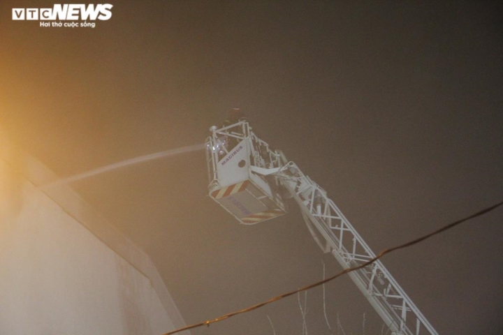 Cháy lớn tại quán bar nổi tiếng bậc nhất Hải Phòng - 7