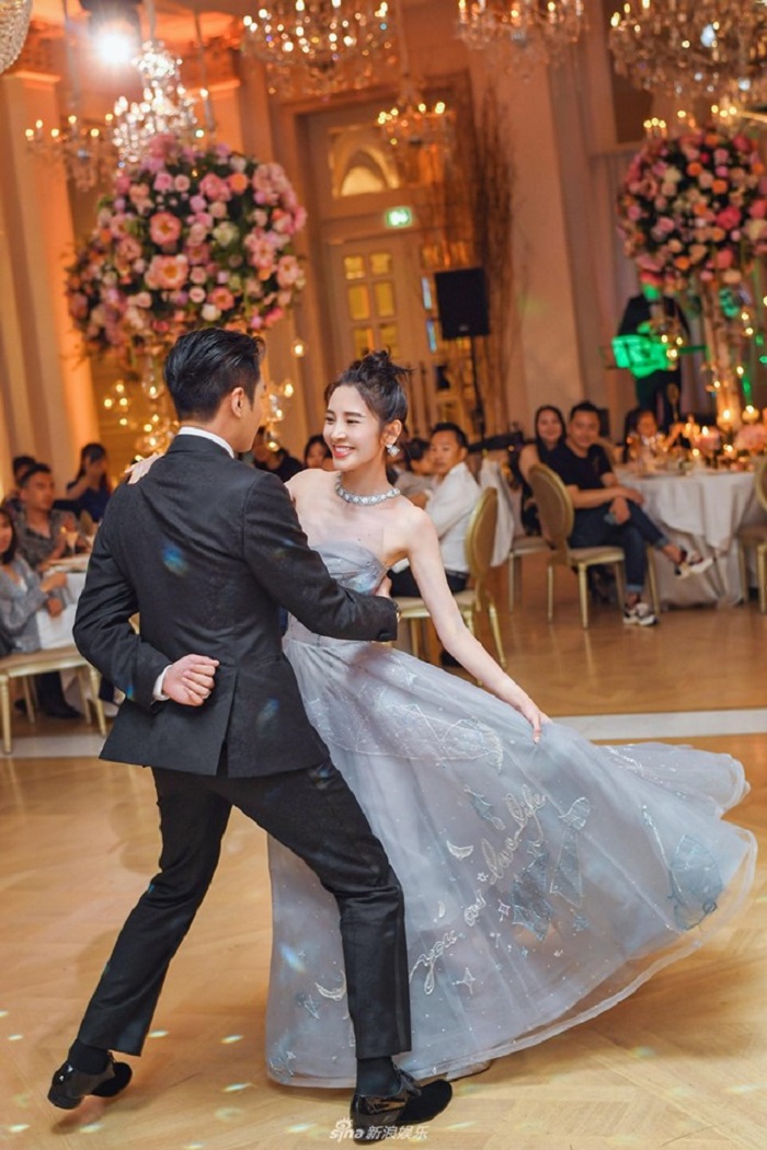 Loat anh cuc dep trong hon le cua sao nu 'Chan Hoan truyen' Duong Nghe Han va Truong Nhuoc Quan hinh anh 12