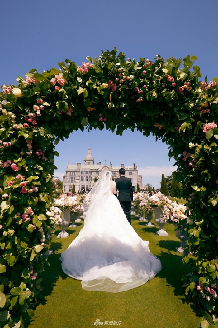 Loat anh cuc dep trong hon le cua sao nu 'Chan Hoan truyen' Duong Nghe Han va Truong Nhuoc Quan hinh anh 7