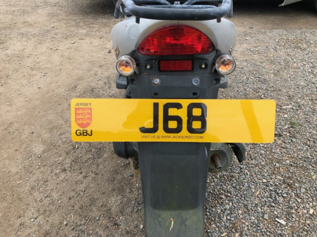 Nhung chiec xe 'dong nat' nhung gia van cao ngat hinh anh 1