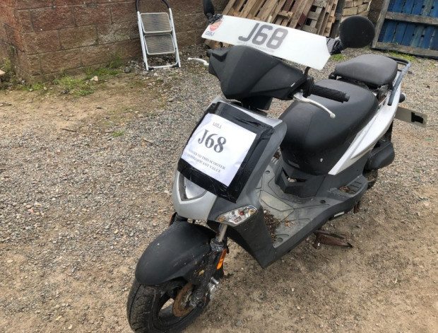 Nhung chiec xe 'dong nat' nhung gia van cao ngat hinh anh 2