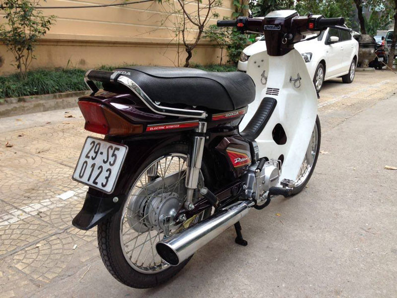 Ngam dan Honda Dream so huu ‘sieu bien so’ hinh anh 6