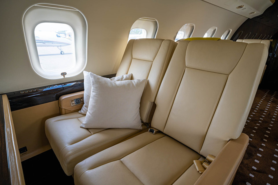 Ben trong may bay tu nhan hang sang danh cho gioi doanh nhan hinh anh 7